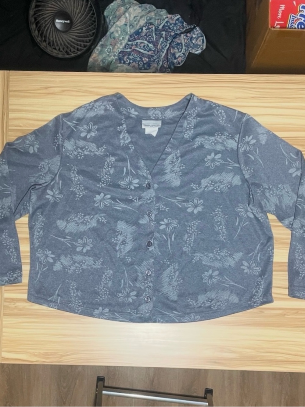 Premiere Collection PlusGray Floral Button-Front Top